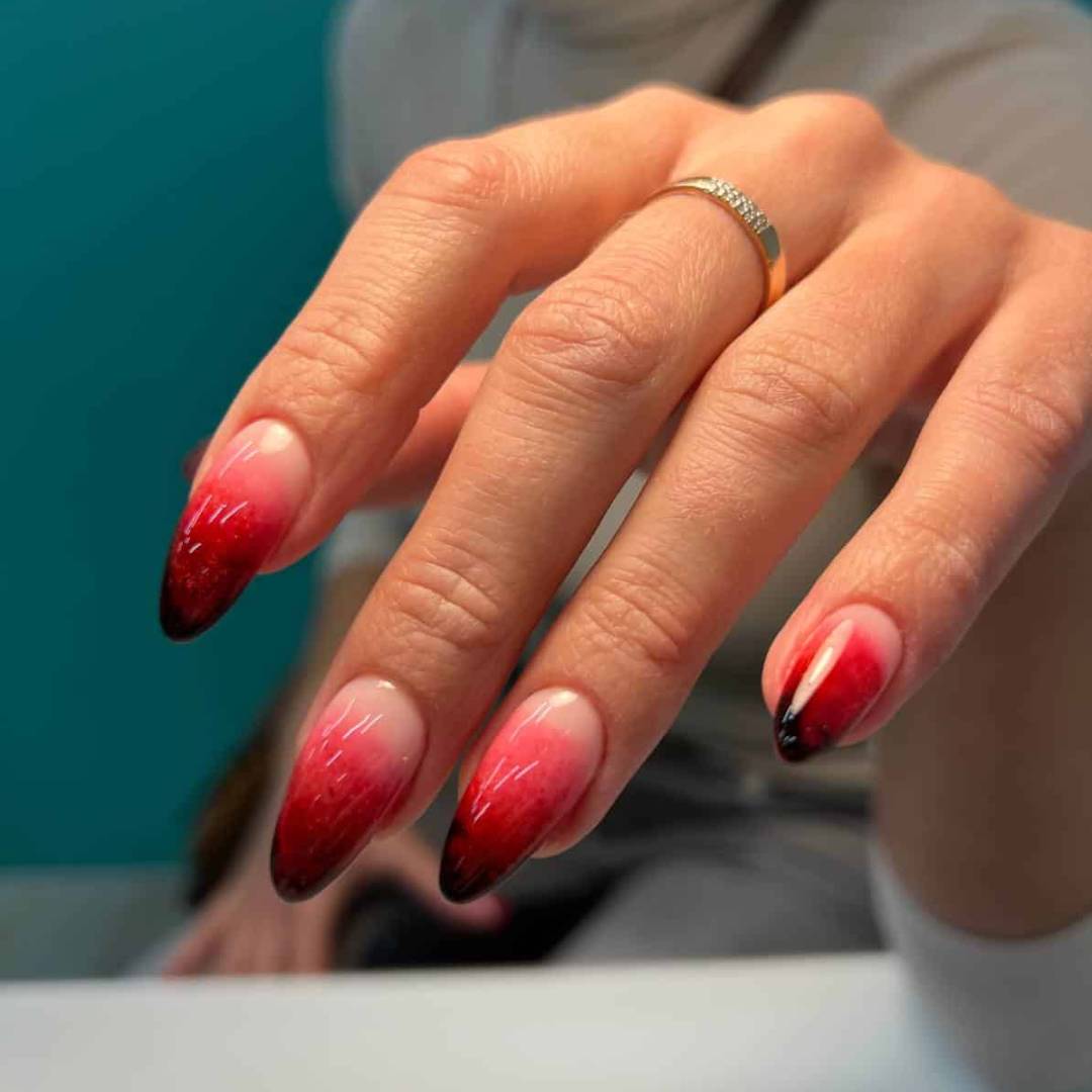 Nagu studija ONE Beauty, pakalpojums: manikirs sarkana krasa, gradients, nagu pieaudzesana